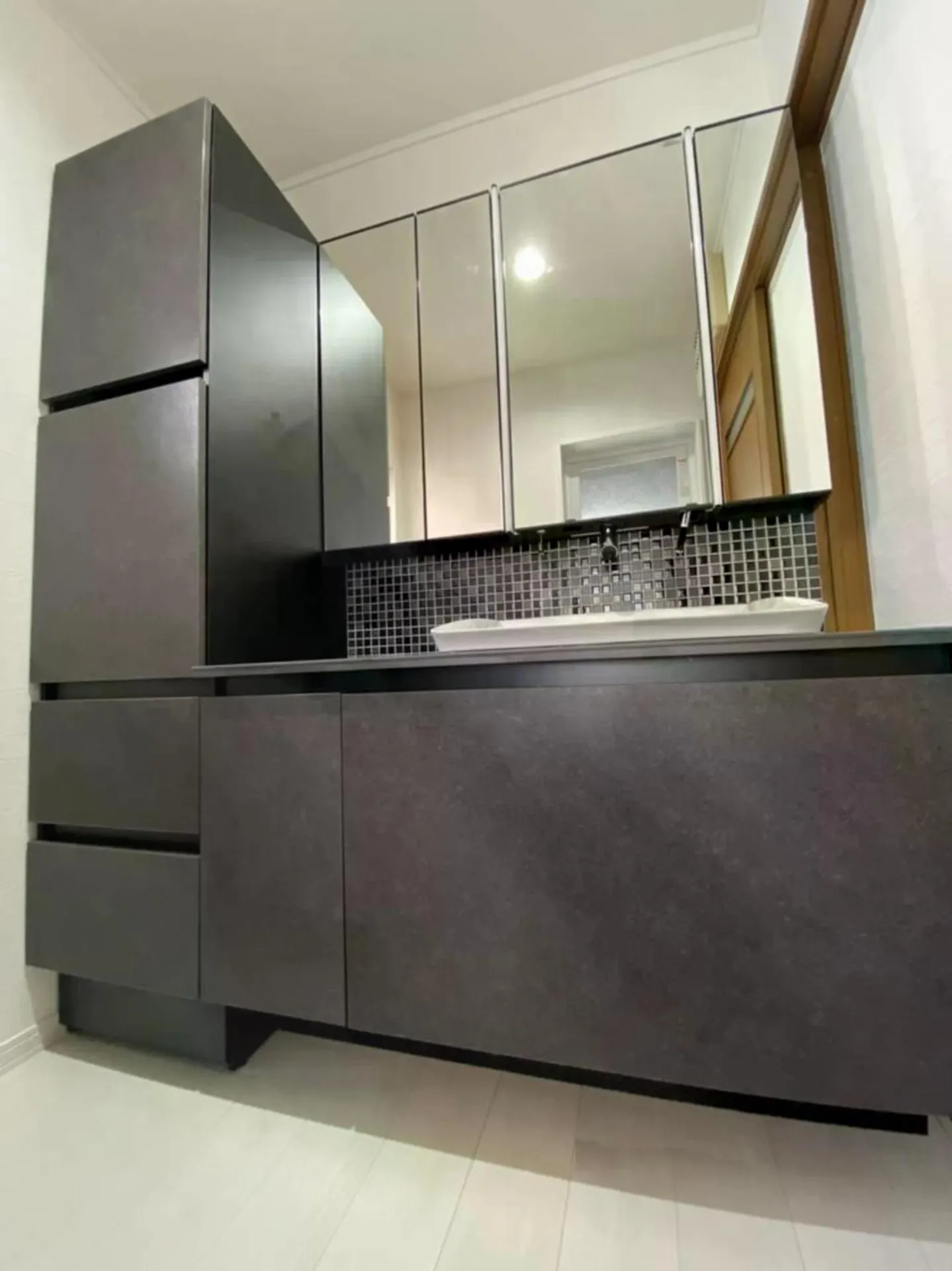 LIXIL製 洗面化粧台